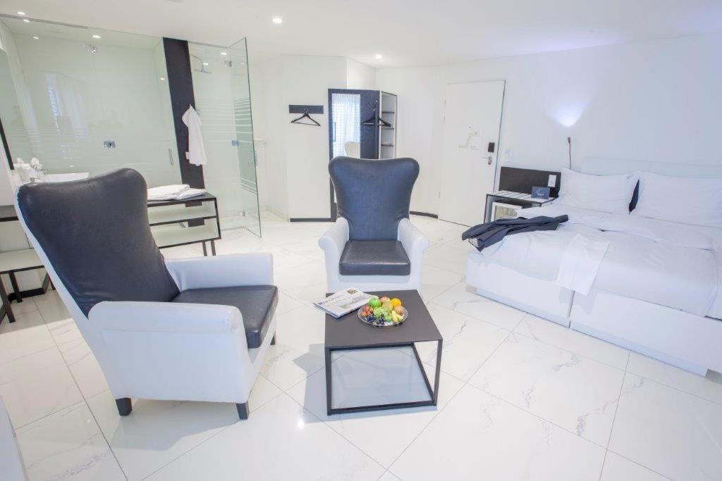 Boutiquehotel Thessoni Classic & Self Service Residence Home Zuerich Regensdorf Bagian luar foto